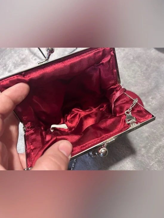 Retro Mini Purple Beaded Shell Bag on Silver Chain - Picture 10 of 13